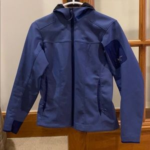Women’s lined Arc’teryx ski shell